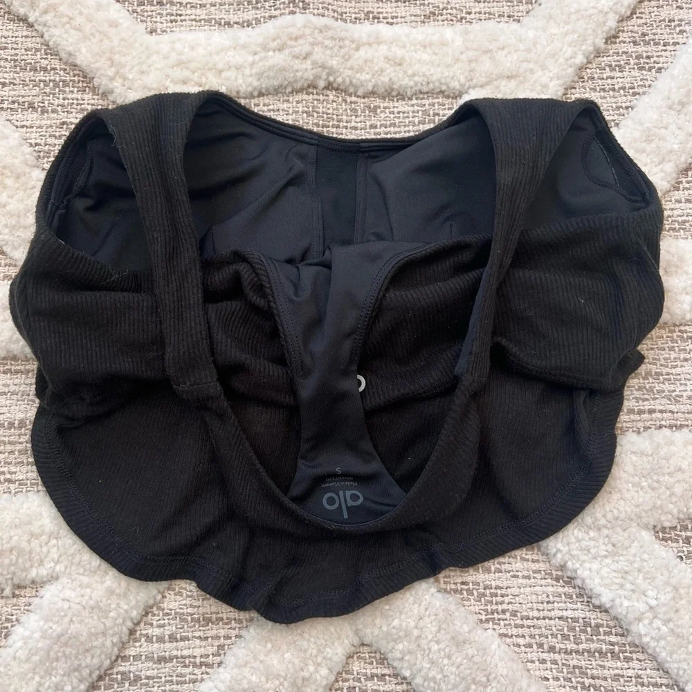 ALO Yoga Tie Knot Crop Top Bra Size Small Black wear 2 ways! Excellent condition - Picture 4 of 4